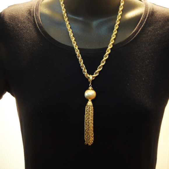 Jewelry - Tassel Necklace Gold Tone Rope Chain Pendant